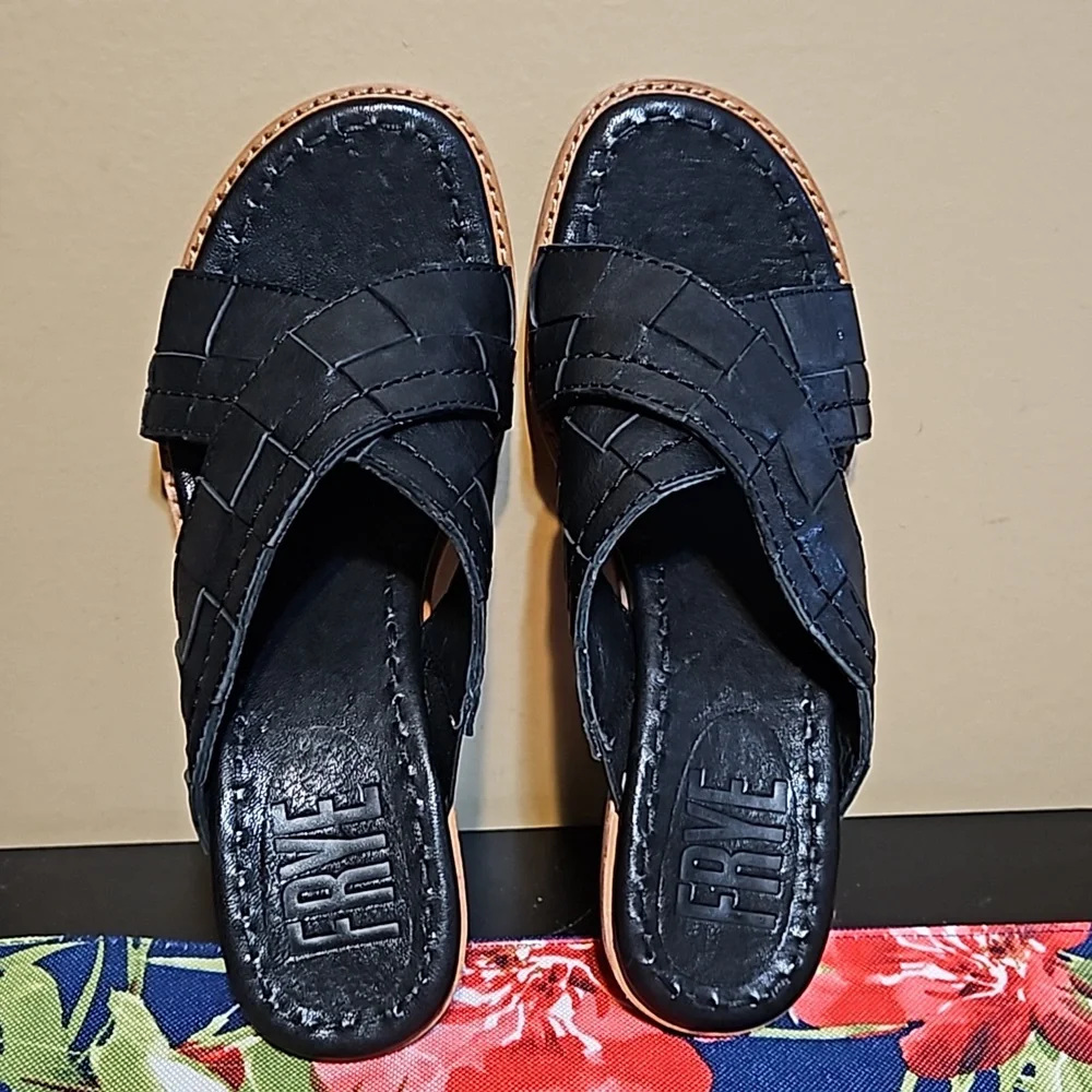 NEW Frye Leather Sandals - Picture 10 of 11
